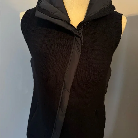 Eileen Fisher asymmetrical sleeveless sweater vest. Merino wool. Trim 💯 nylon - Picture 9 of 12